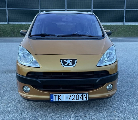 Peugeot 1007 cena 8850 przebieg: 109700, rok produkcji 2005 z Krośniewice małe 79